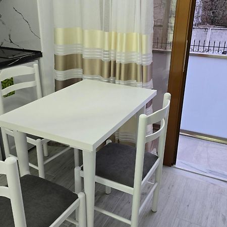 Guest House Pogradeci Extérieur photo