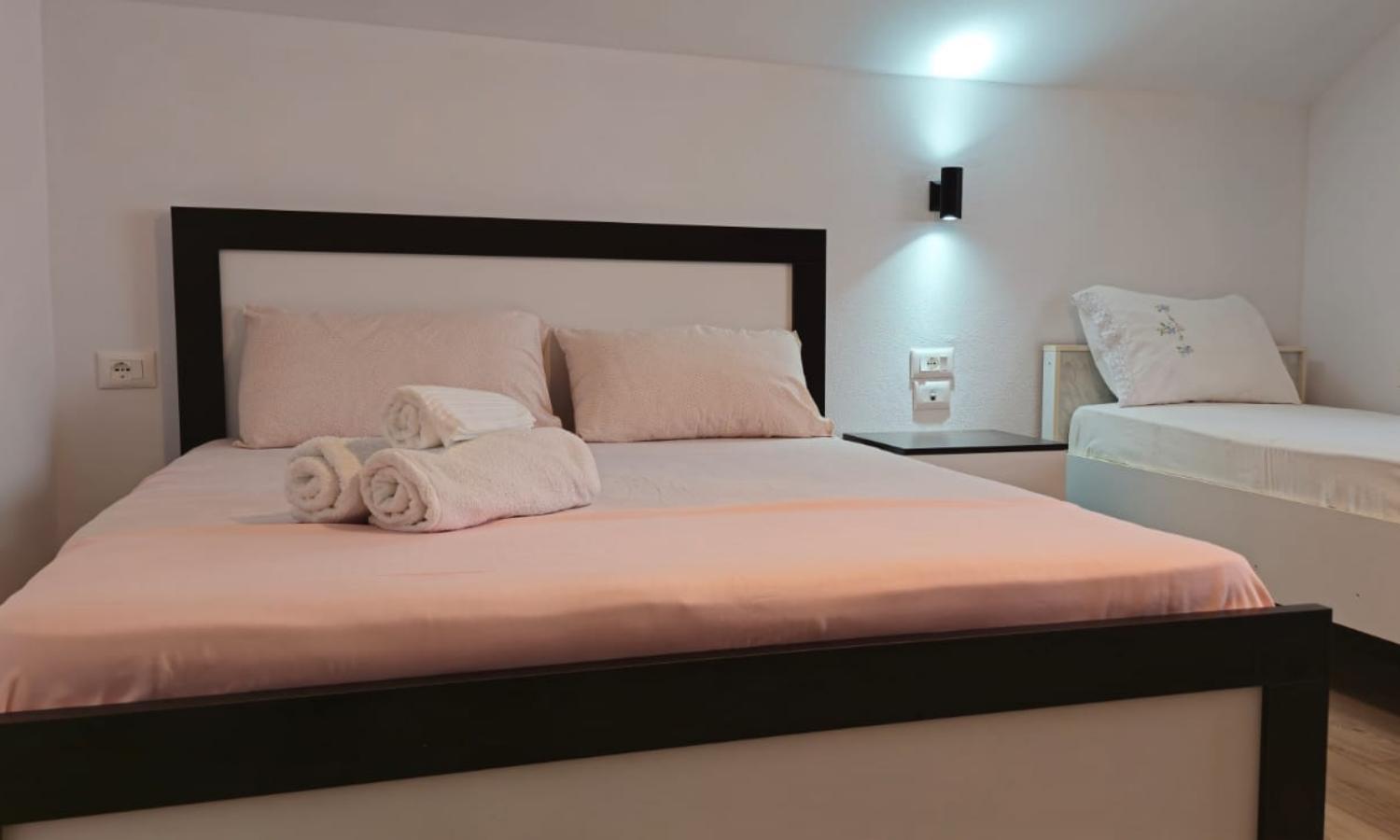 Guest House Pogradeci Extérieur photo