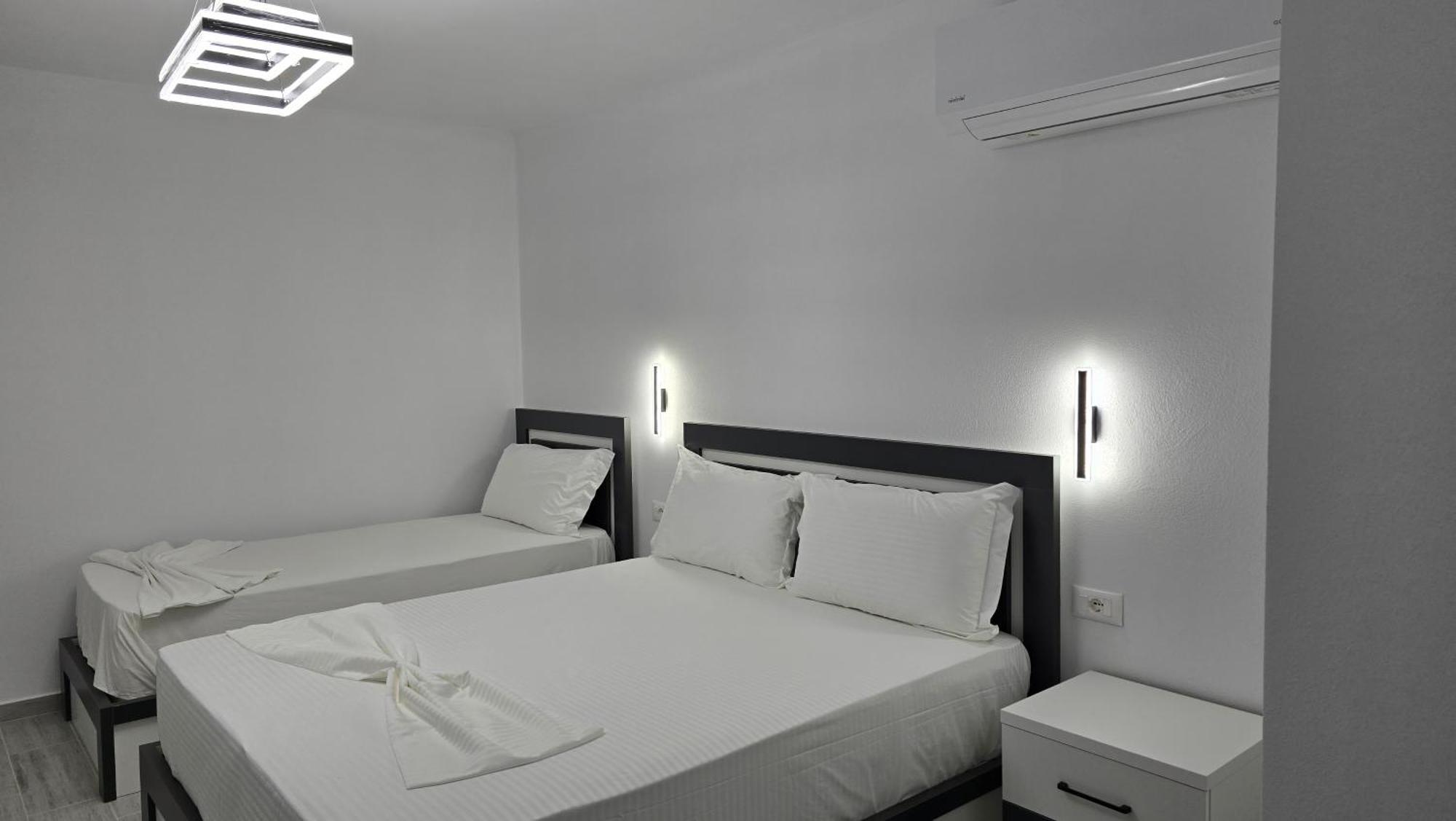 Guest House Pogradeci Extérieur photo