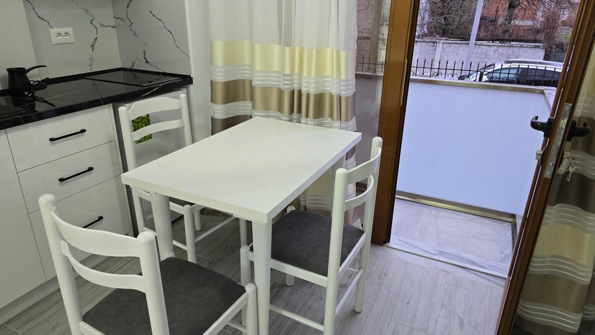 Guest House Pogradeci Extérieur photo
