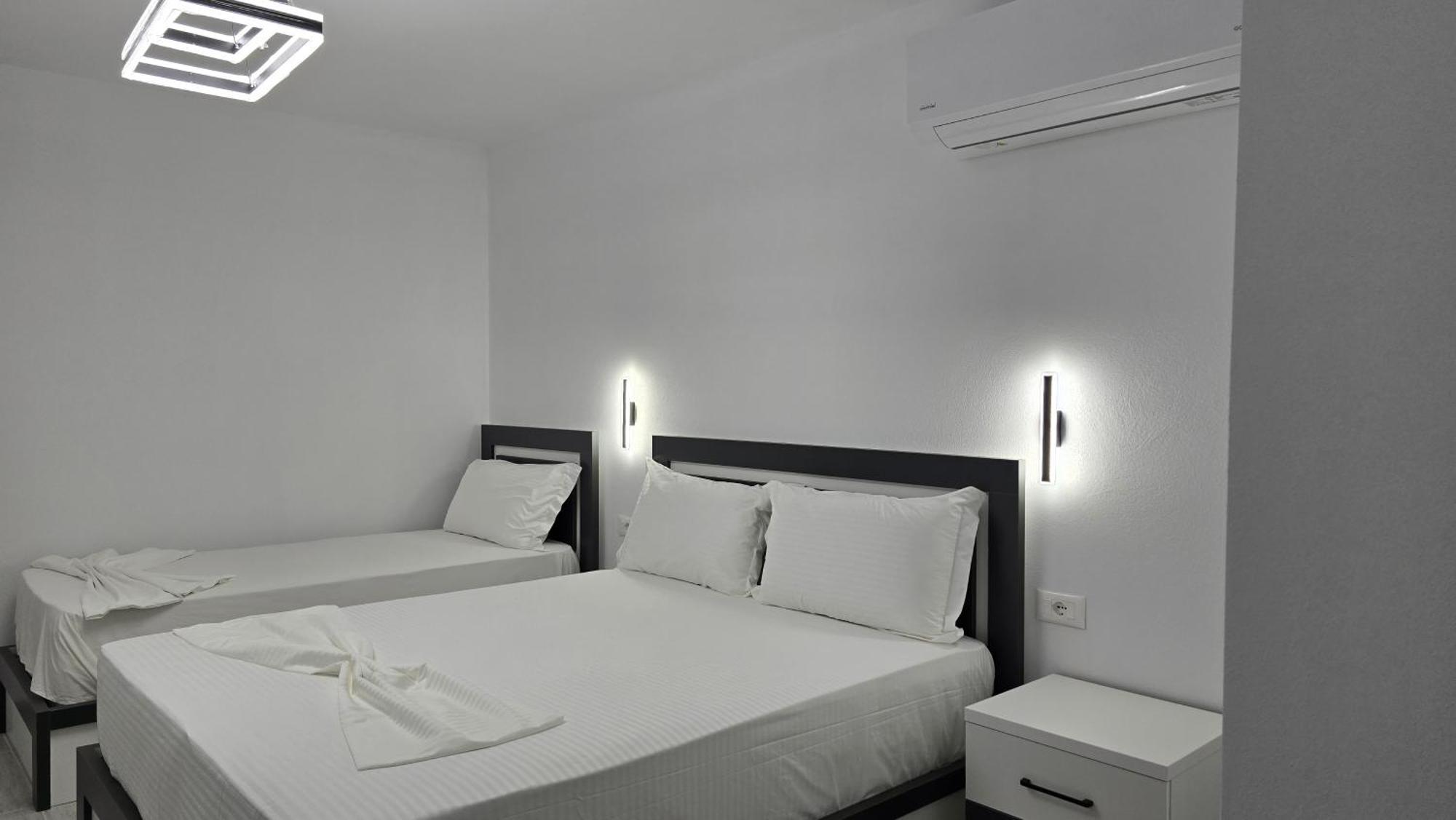 Guest House Pogradeci Extérieur photo