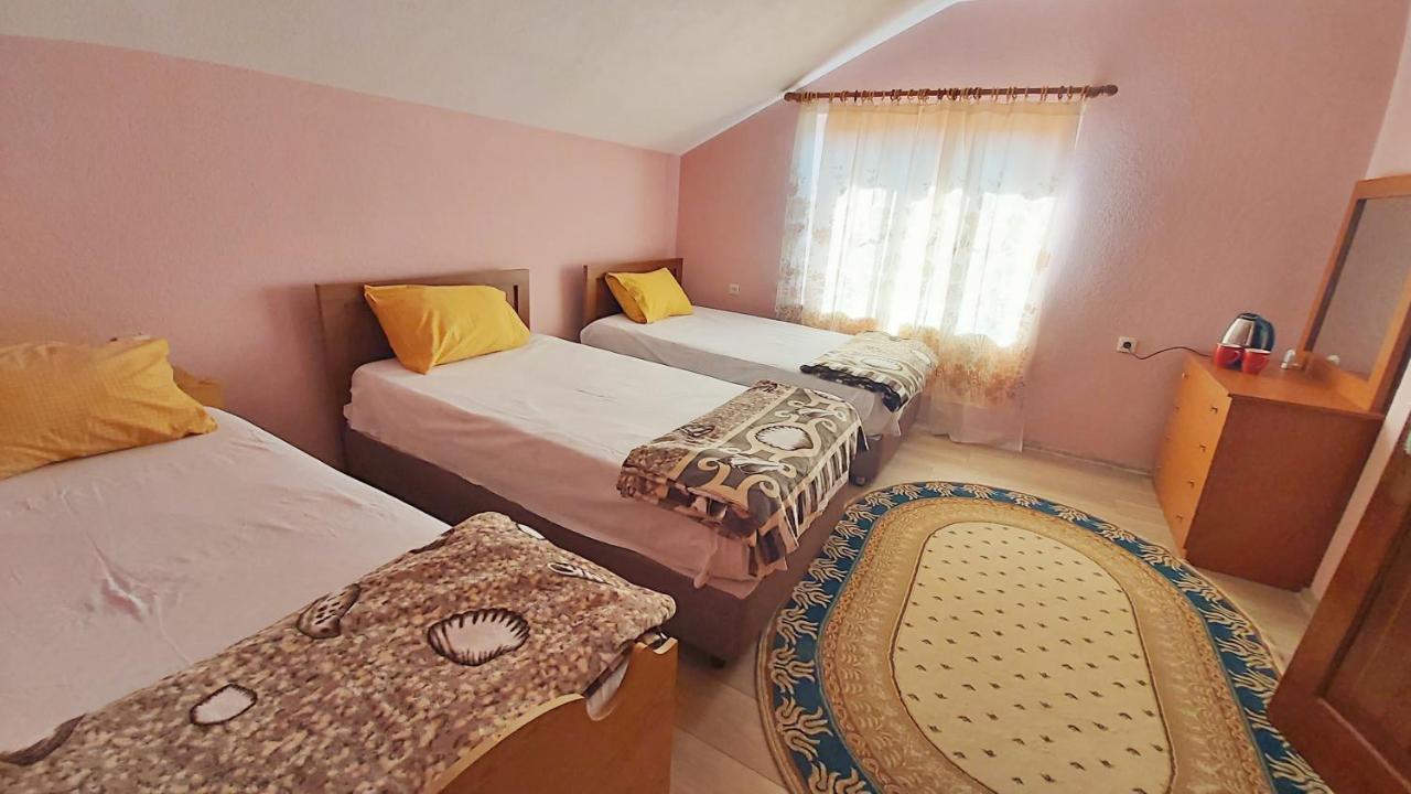 Guest House Pogradeci Extérieur photo